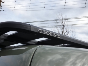 ハイエースワゴン安全装備 ライトキャンピングカー ピクニックスタイル